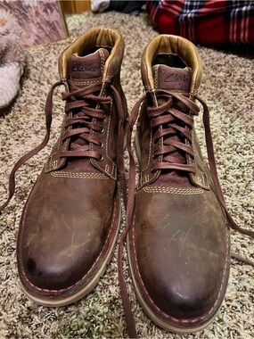 Clarks Men's Dark Brown Leather Chukka Lace-Up Boots